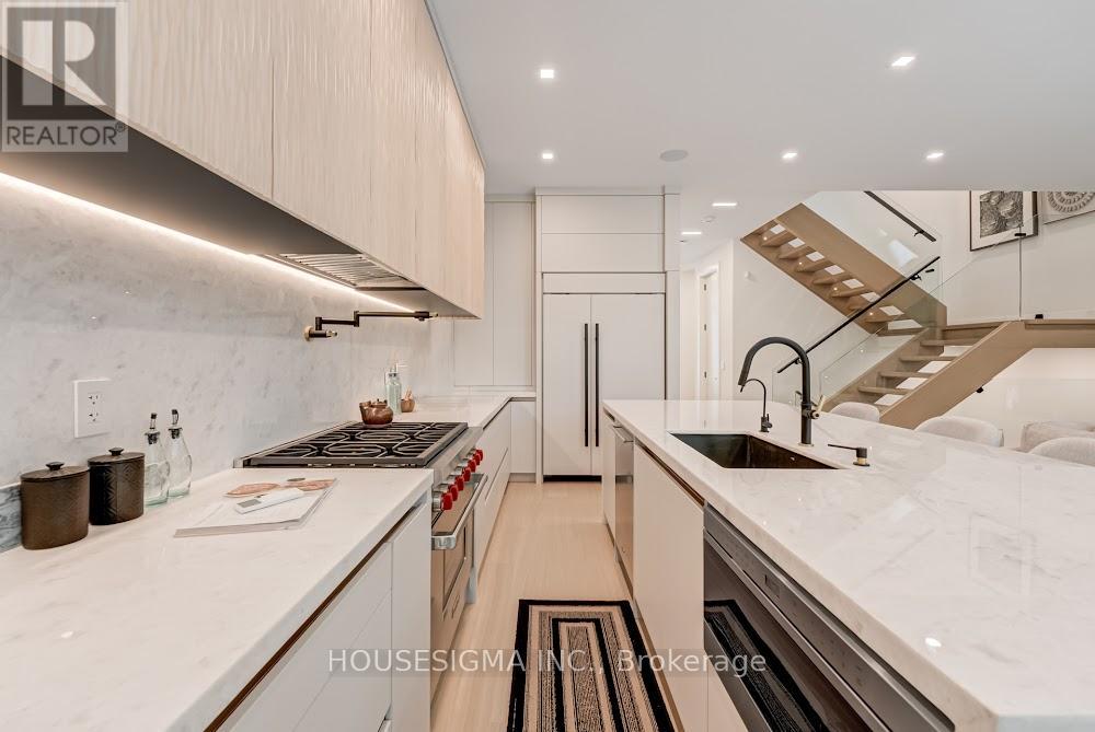 188 Duplex Avenue, Toronto, Ontario  M5P 2A9 - Photo 13 - C12511810