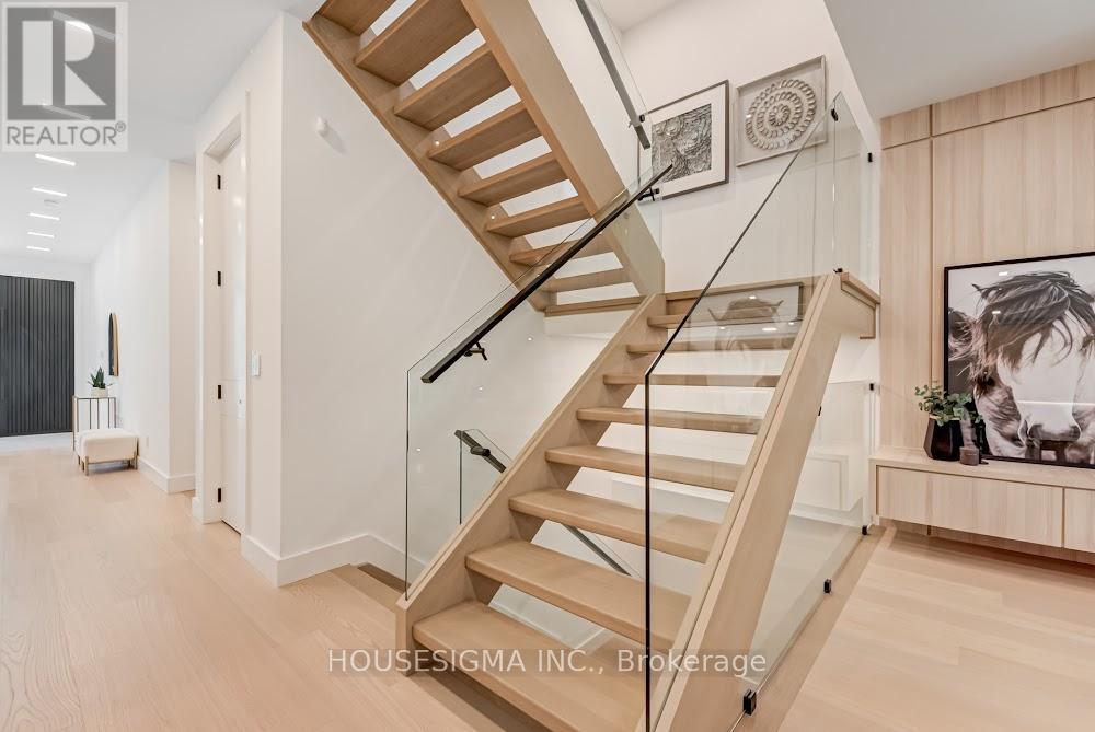 188 Duplex Avenue, Toronto, Ontario  M5P 2A9 - Photo 17 - C12511810