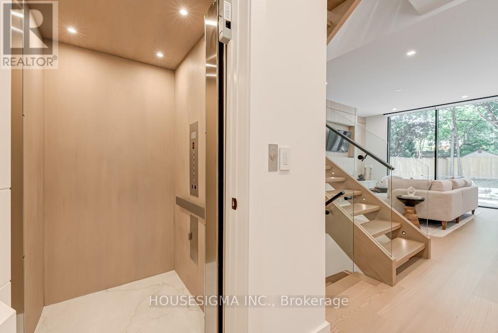 188 Duplex Avenue, Toronto, Ontario  M5P 2A9 - Photo 18 - C12511810