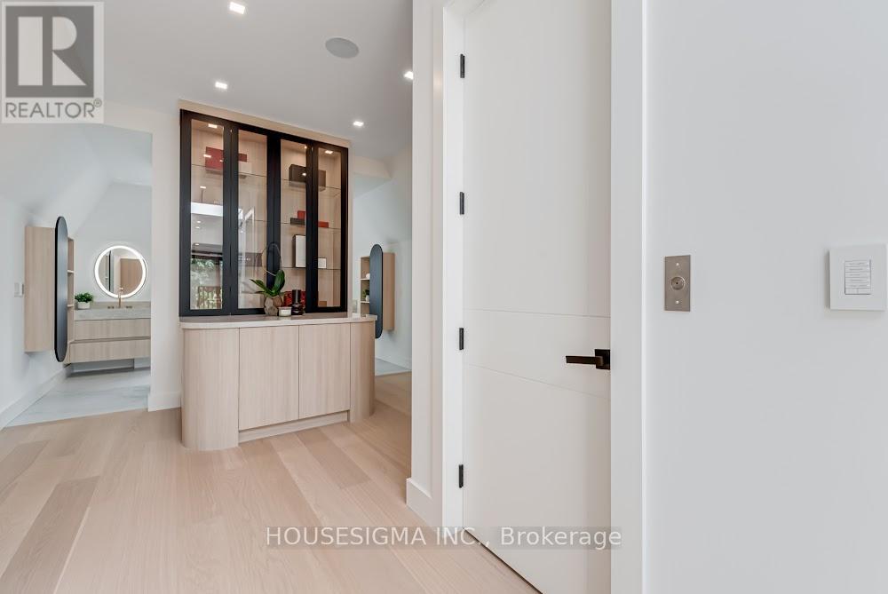 188 Duplex Avenue, Toronto, Ontario  M5P 2A9 - Photo 38 - C12511810