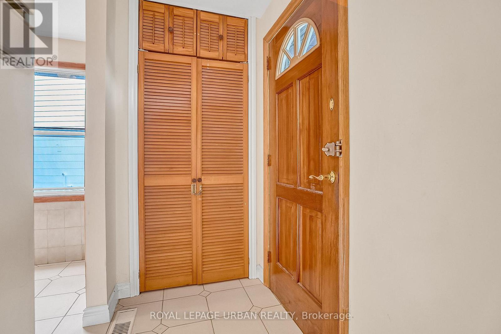 55 Merritt Road, Toronto, Ontario  M4B 3K4 - Photo 2 - E12511700