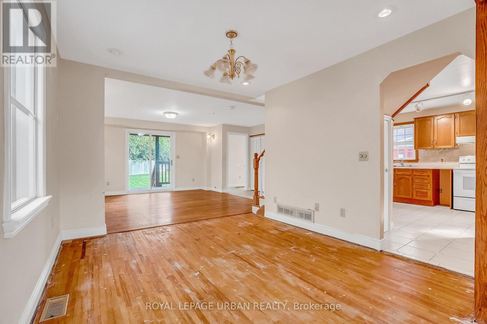 55 Merritt Road, Toronto, Ontario  M4B 3K4 - Photo 8 - E12511700