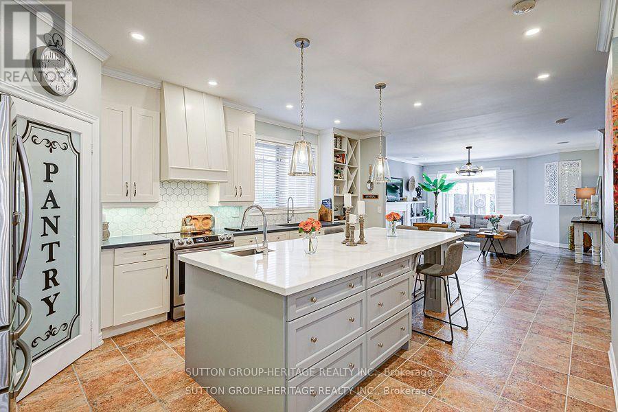 1009 Copperfield Drive, Oshawa, Ontario  L1K 3C4 - Photo 9 - E12511800