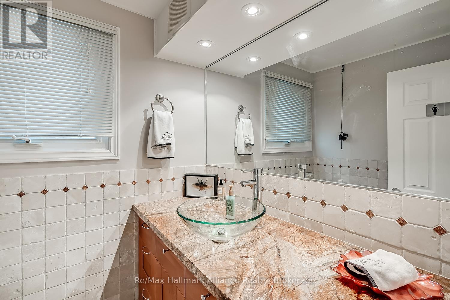 42 Chartwell Road, Oakville, Ontario  L6J 3Z4 - Photo 12 - W12512148