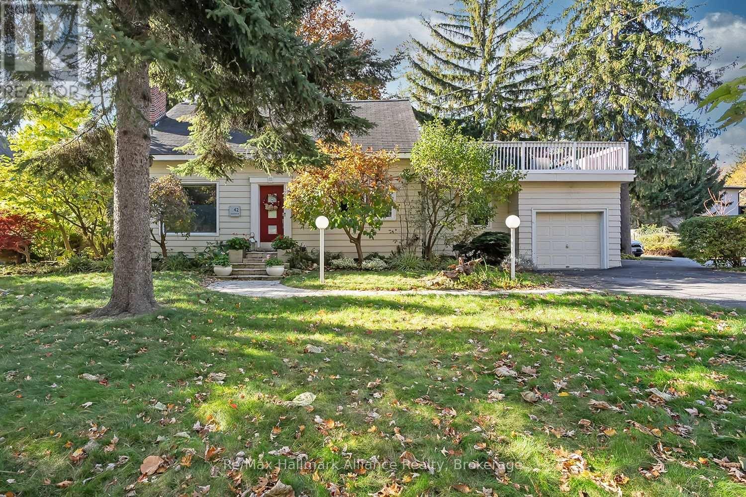 42 Chartwell Road, Oakville, Ontario  L6J 3Z4 - Photo 4 - W12512148