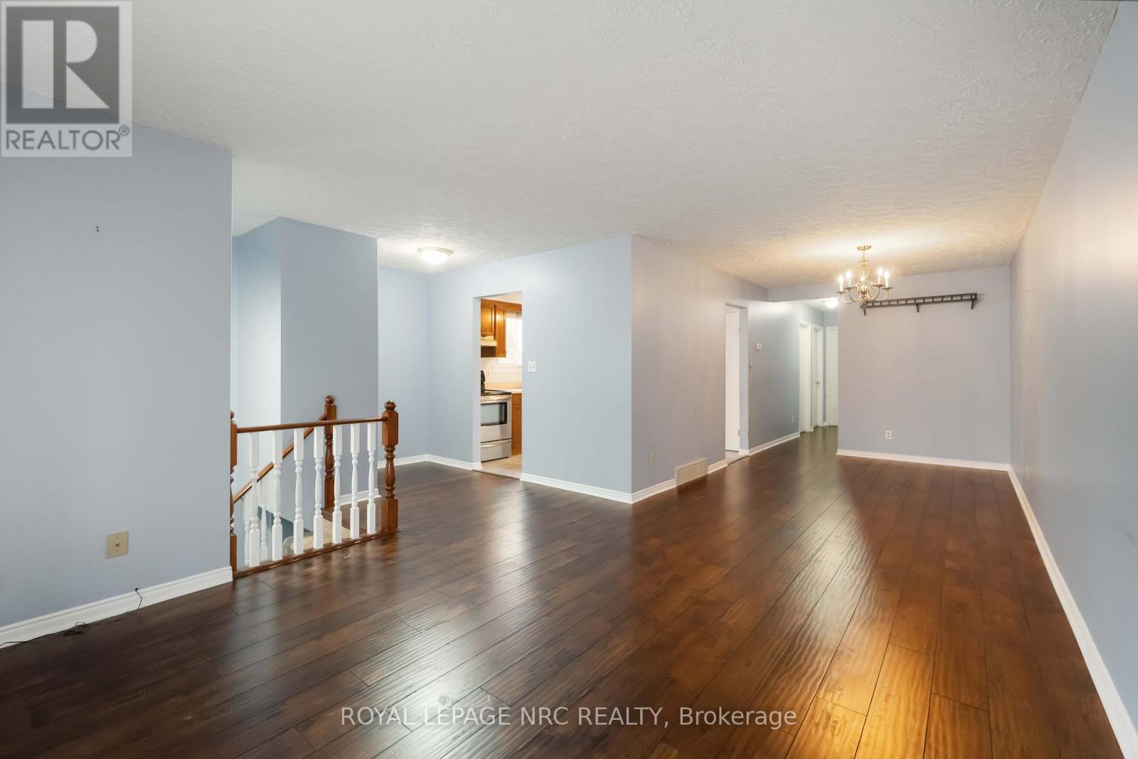 29 Heritage Court, St. Catharines, Ontario L2S 3H8 - Photo 7 - X12511876