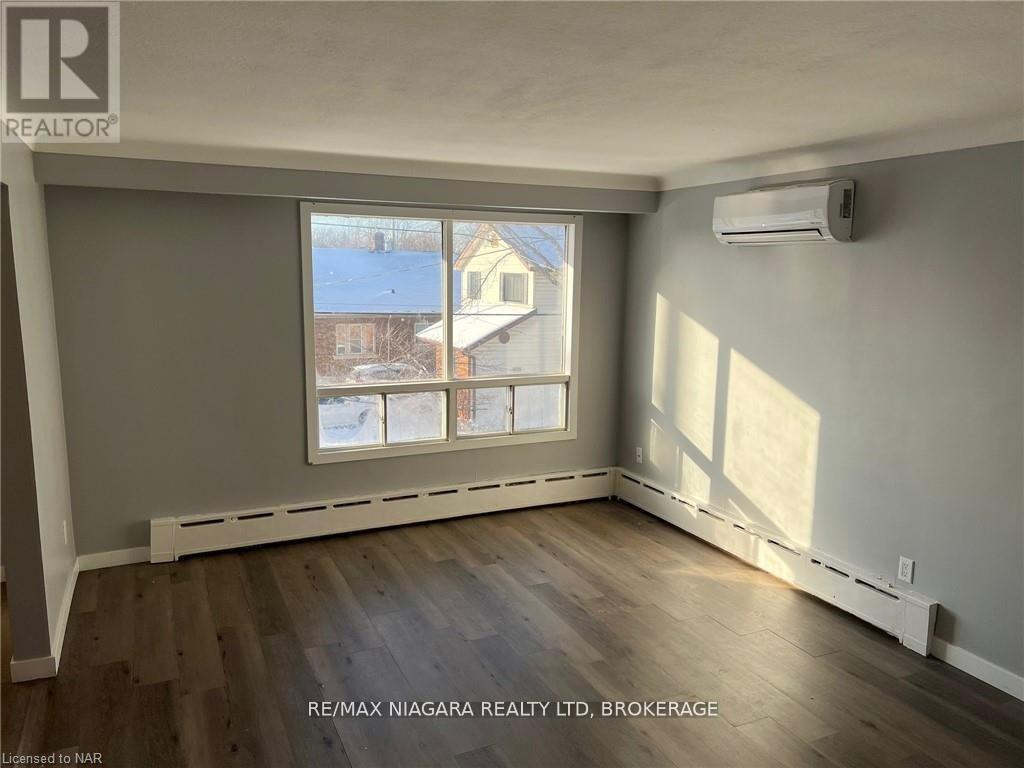 Main - 34 St. George Street, St. Catharines (Facer), Ontario  L2M 5P3 - Photo 7 - X12512136