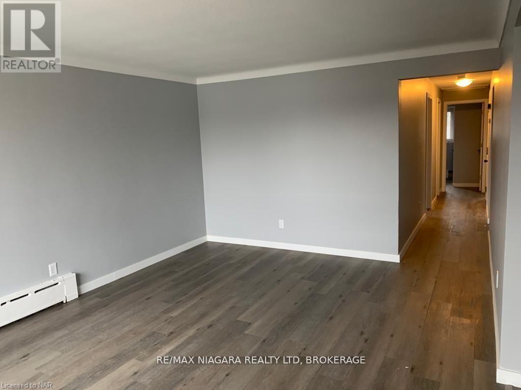 Main - 34 St. George Street, St. Catharines (Facer), Ontario  L2M 5P3 - Photo 8 - X12512136