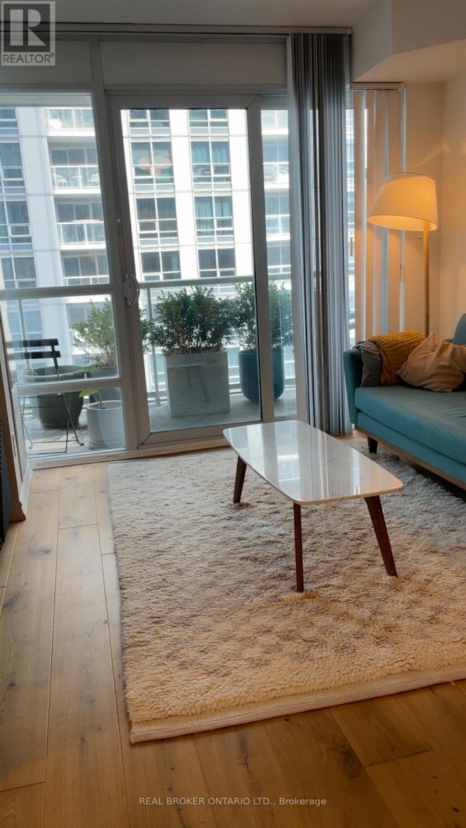 1213 - 761 Bay Street, Toronto, Ontario  M5G 2R2 - Photo 12 - C12511828