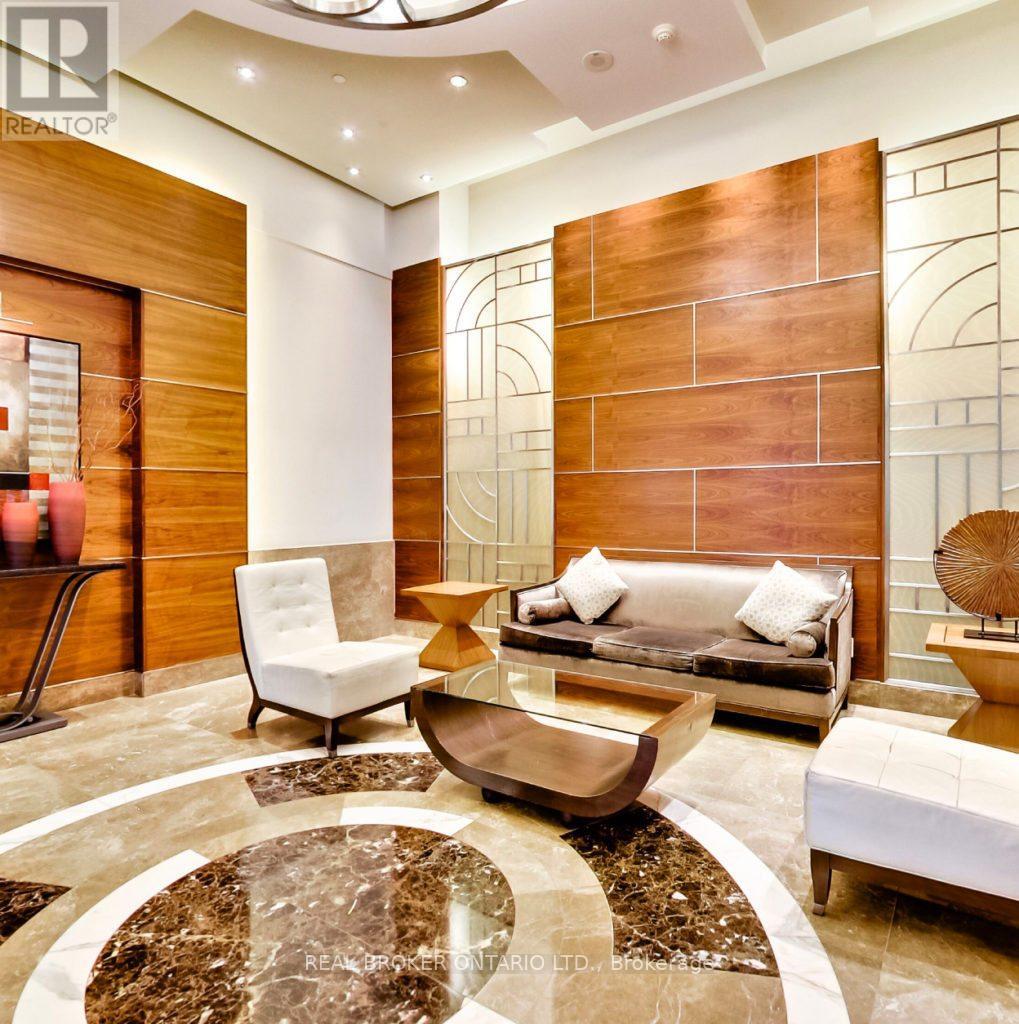 1213 - 761 Bay Street, Toronto, Ontario  M5G 2R2 - Photo 2 - C12511828