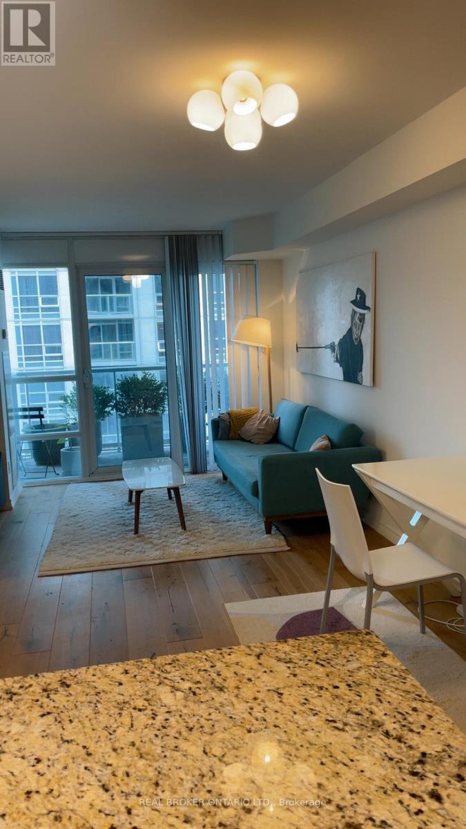 1213 - 761 Bay Street, Toronto, Ontario  M5G 2R2 - Photo 3 - C12511828