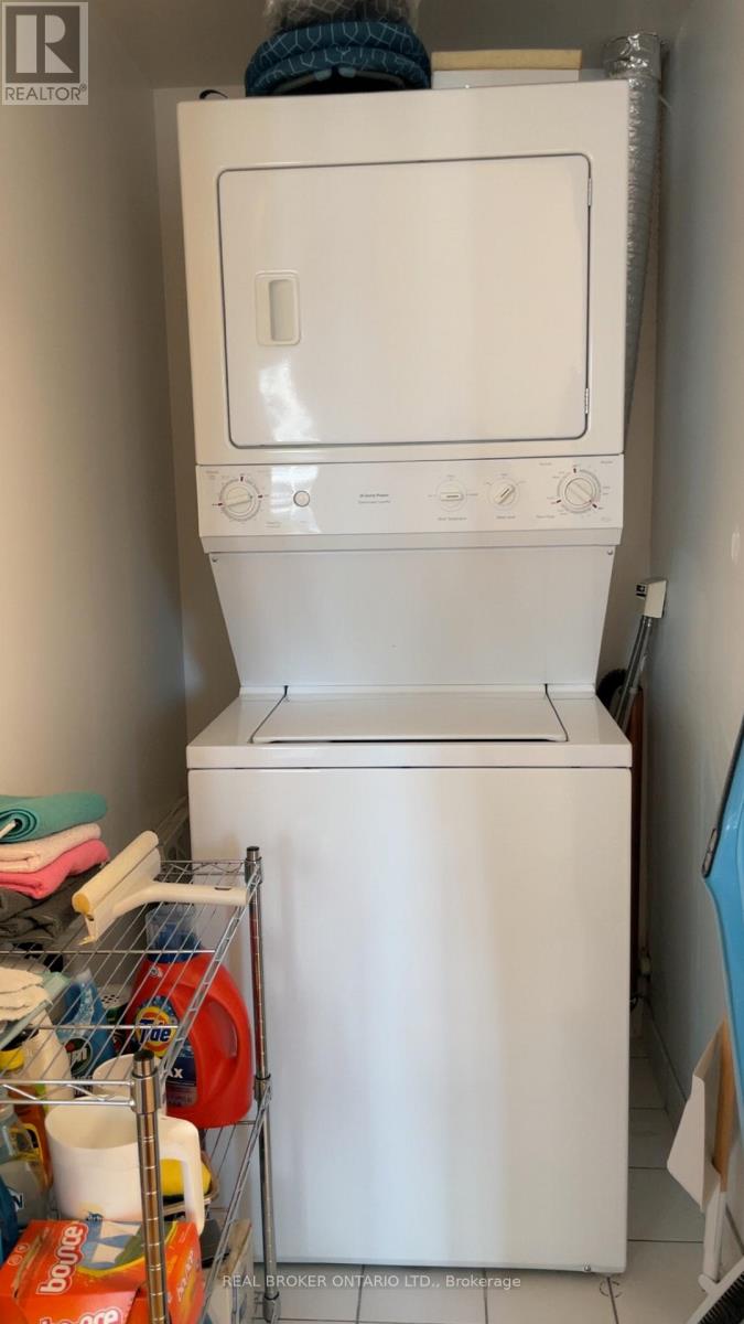 1213 - 761 Bay Street, Toronto, Ontario  M5G 2R2 - Photo 23 - C12511828