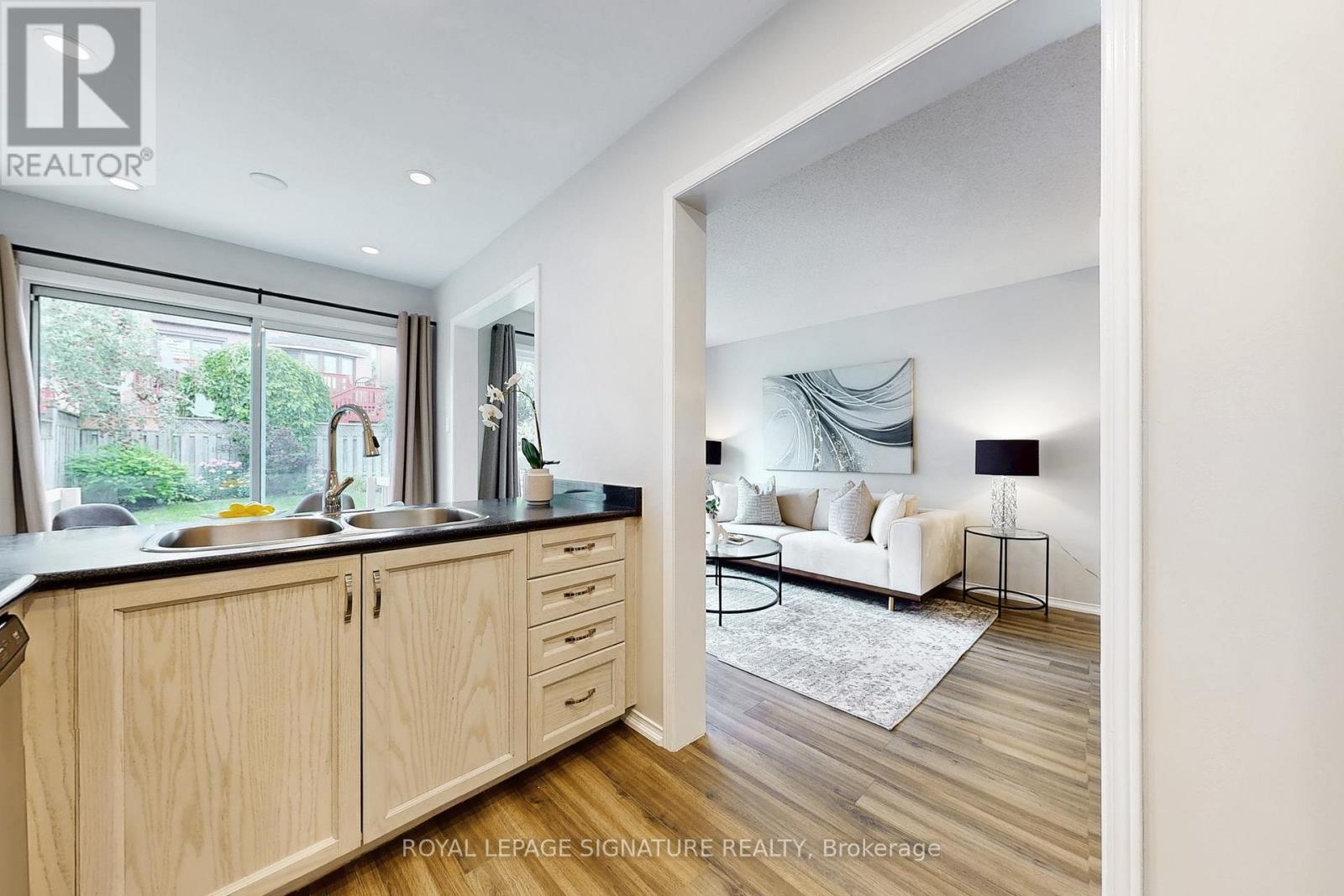 263 Pinnacle Trail, Aurora, Ontario  L4G 7G4 - Photo 13 - N12511688