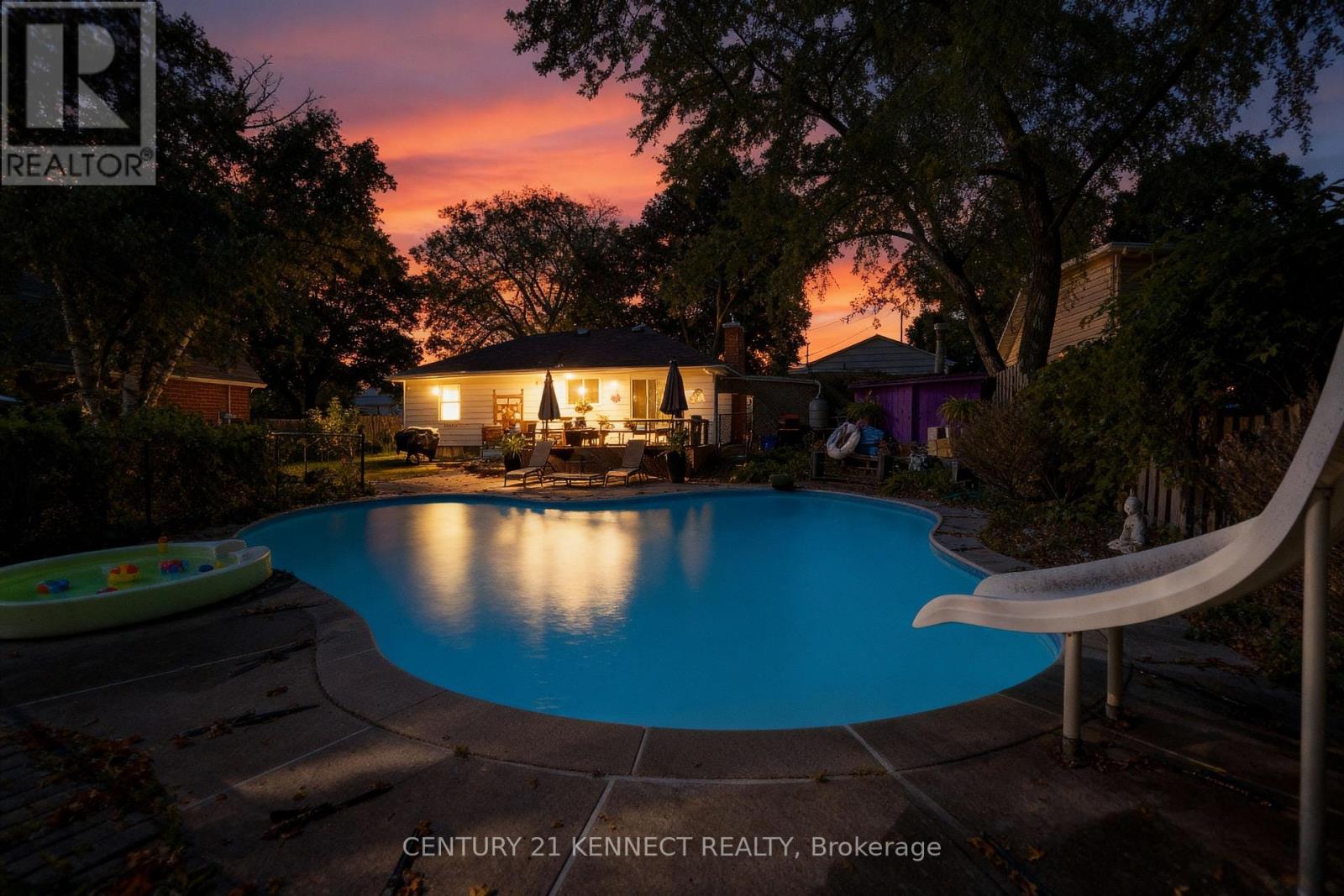 10813 Victoria Square Boulevard, Markham, Ontario  L6C 1J3 - Photo 2 - N12511718