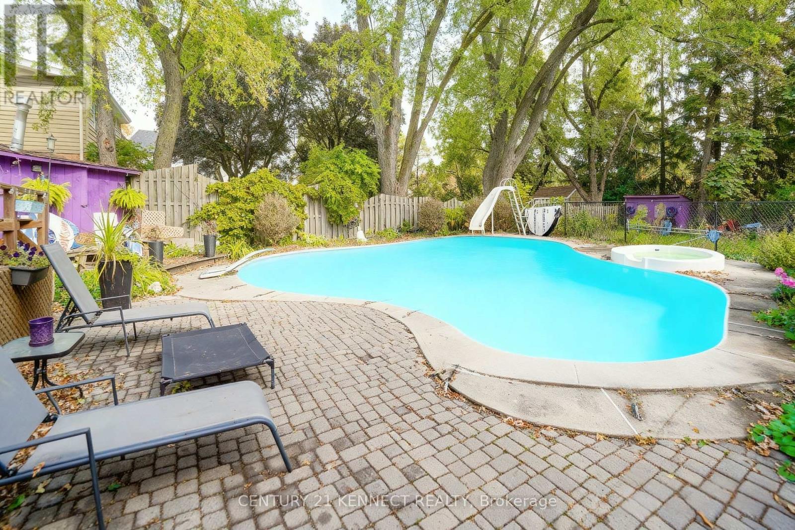 10813 Victoria Square Boulevard, Markham, Ontario  L6C 1J3 - Photo 3 - N12511718