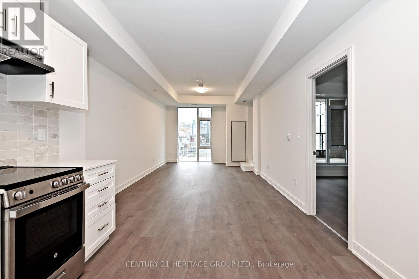 205a - 705 Davis Drive, Newmarket, Ontario  L3Y 2R2 - Photo 4 - N12511796