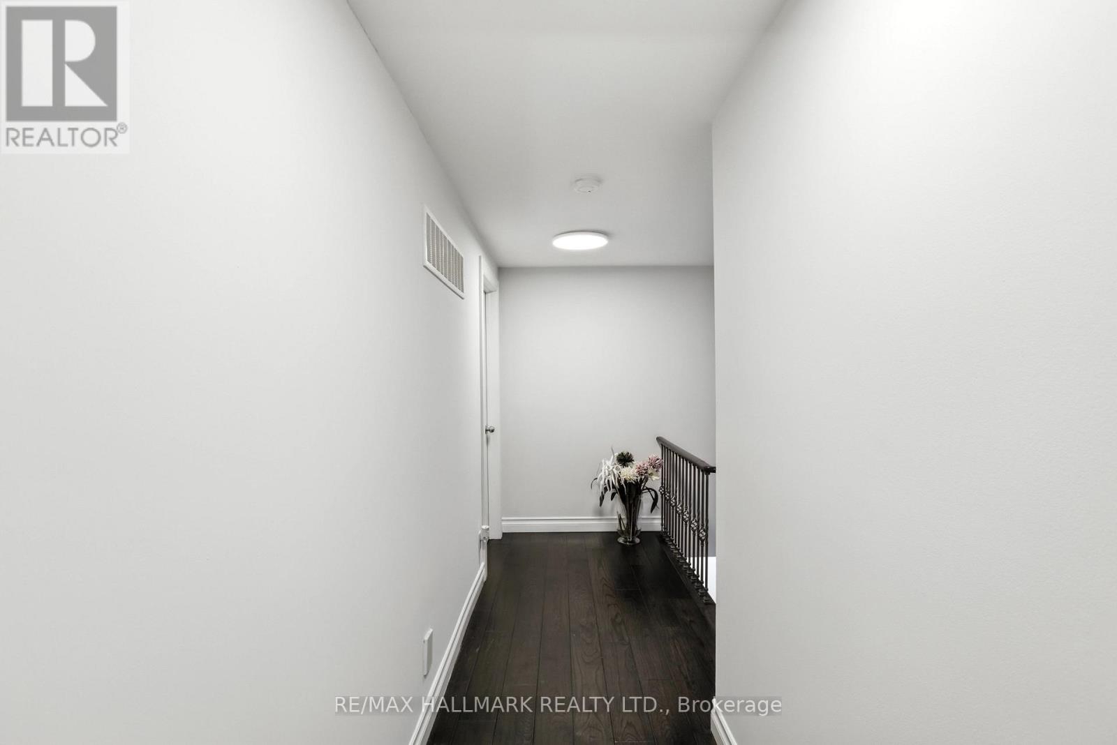 100 Eleanor Circle, Richmond Hill, Ontario  L4C 6K7 - Photo 21 - N12511798