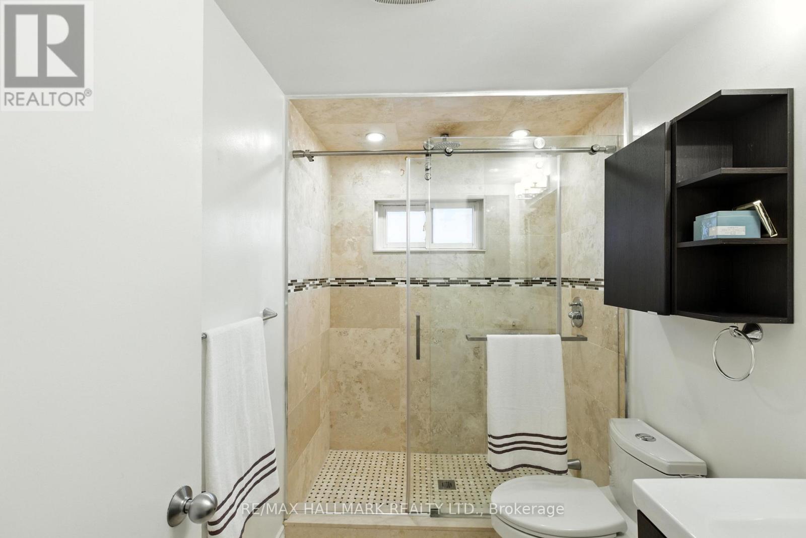 100 Eleanor Circle, Richmond Hill, Ontario  L4C 6K7 - Photo 28 - N12511798