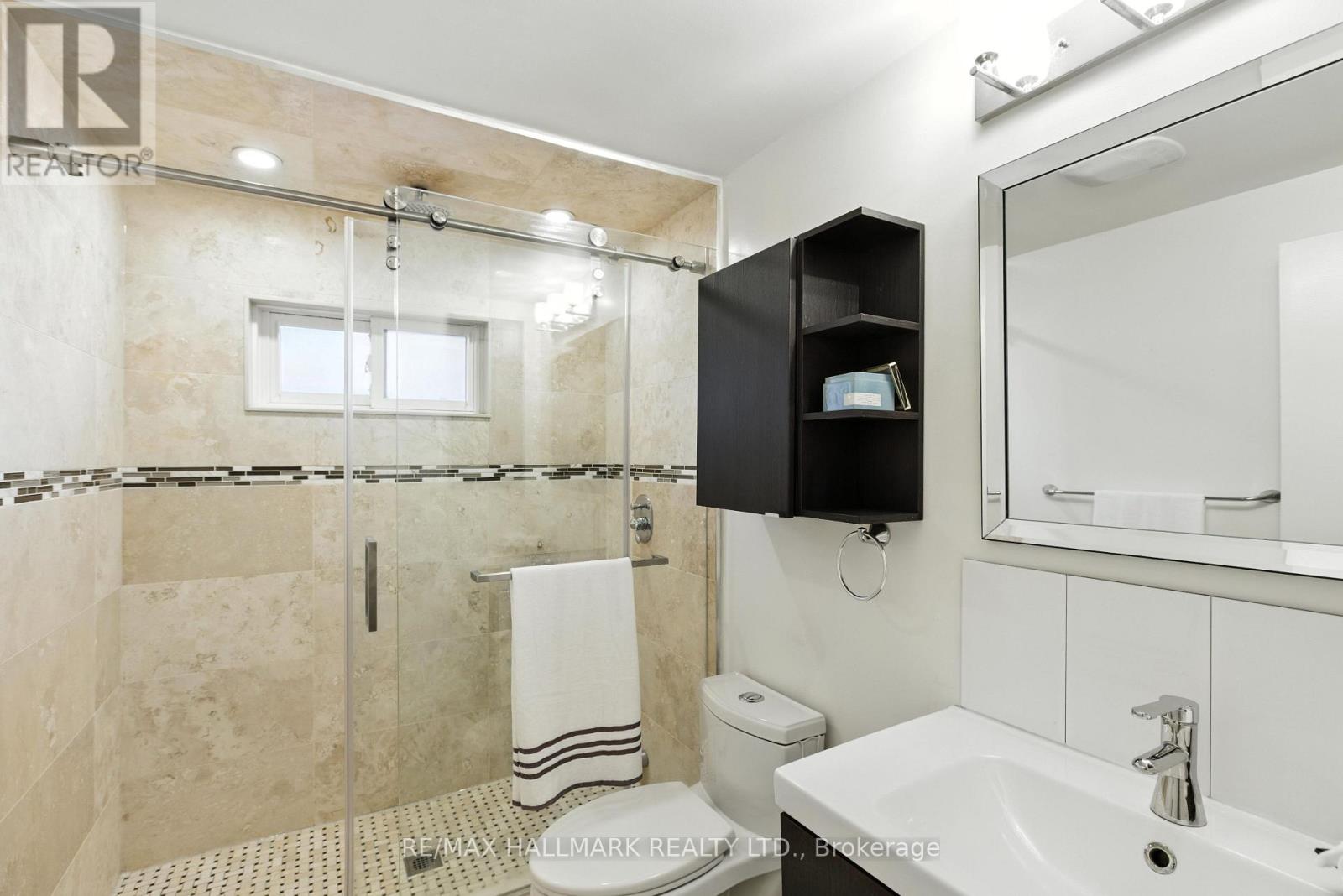 100 Eleanor Circle, Richmond Hill, Ontario  L4C 6K7 - Photo 29 - N12511798