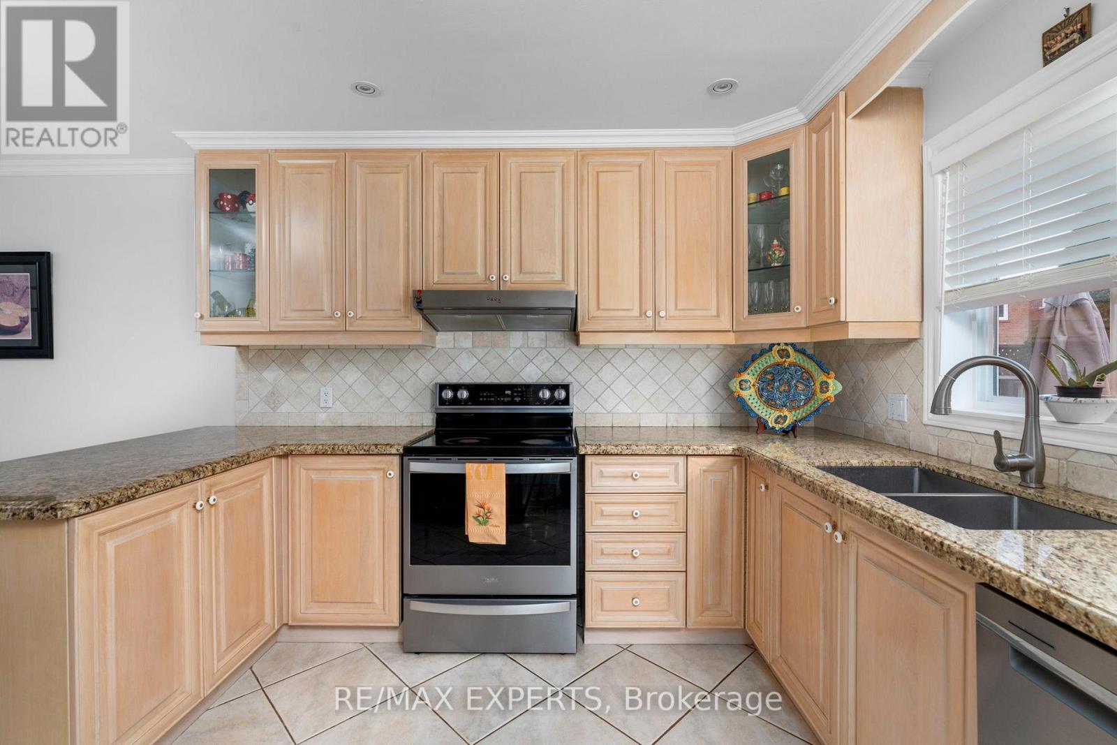 53 Mathewson Street, Vaughan, Ontario  L6A 1C1 - Photo 20 - N12511862