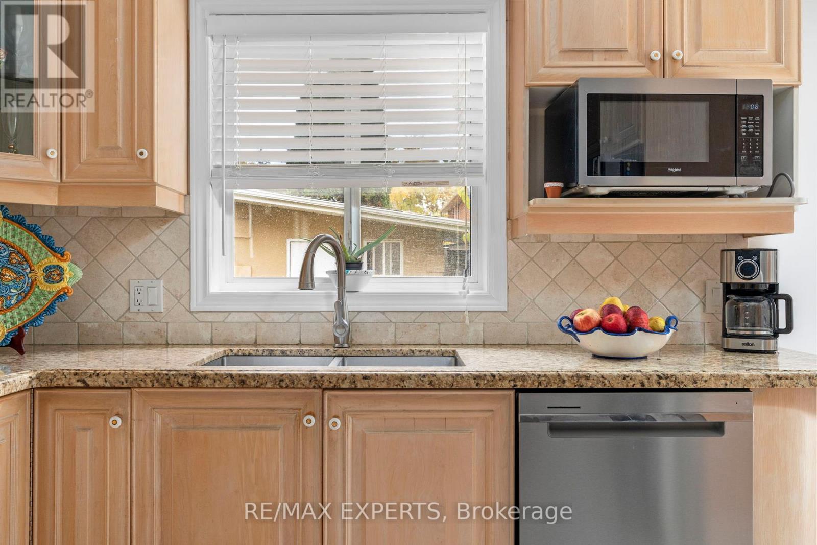 53 Mathewson Street, Vaughan, Ontario  L6A 1C1 - Photo 21 - N12511862