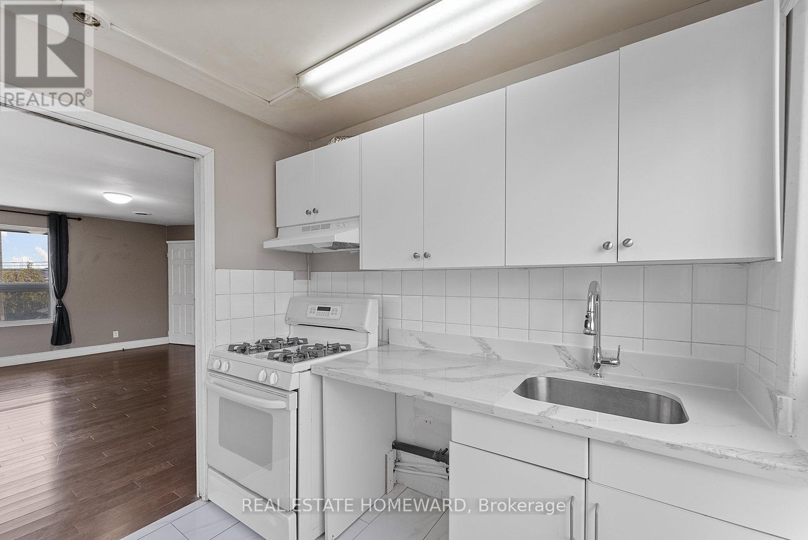 2nd Floor - 983 Victoria Park Avenue, Toronto, Ontario  M4B 2J4 - Photo 14 - E12414252