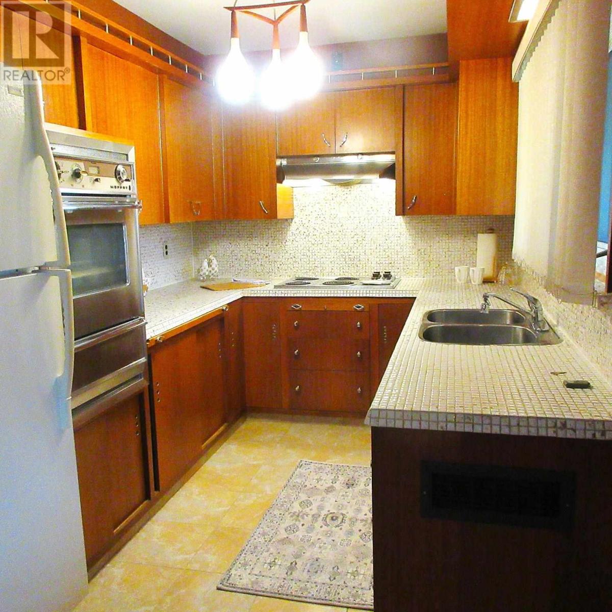 580 Wilson St, Sault Ste. Marie, Ontario  P6B 2L3 - Photo 2 - SM252644