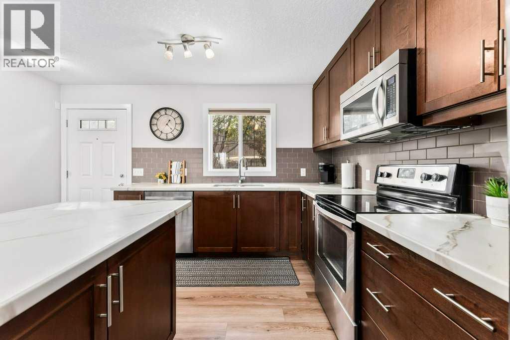 86 Pantego Lane Nw, Calgary, Alberta  T3K 0T1 - Photo 8 - A2262201