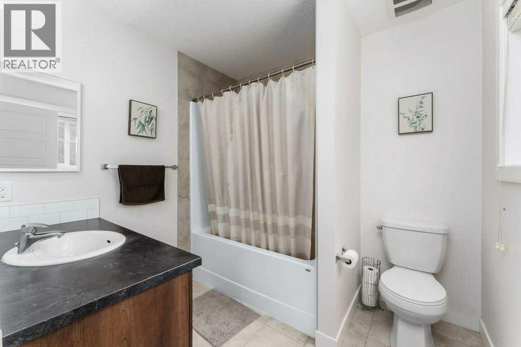 86 Pantego Lane Nw, Calgary, Alberta  T3K 0T1 - Photo 16 - A2262201