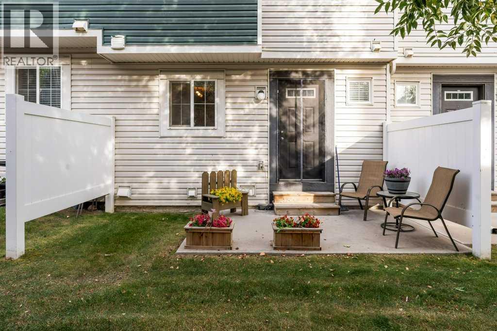 86 Pantego Lane Nw, Calgary, Alberta  T3K 0T1 - Photo 20 - A2262201