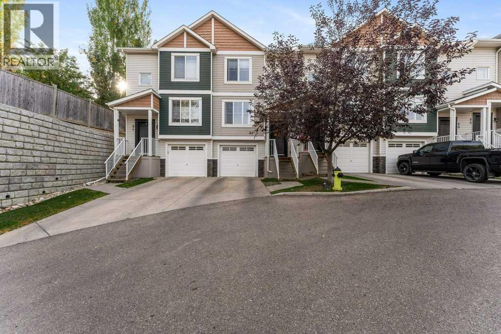 86 Pantego Lane Nw, Calgary, Alberta  T3K 0T1 - Photo 2 - A2262201