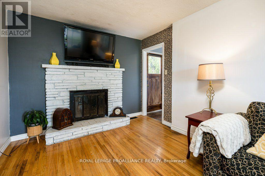 44 Sidney Street, Belleville (Belleville Ward), Ontario  K8P 3Y8 - Photo 18 - X12512022