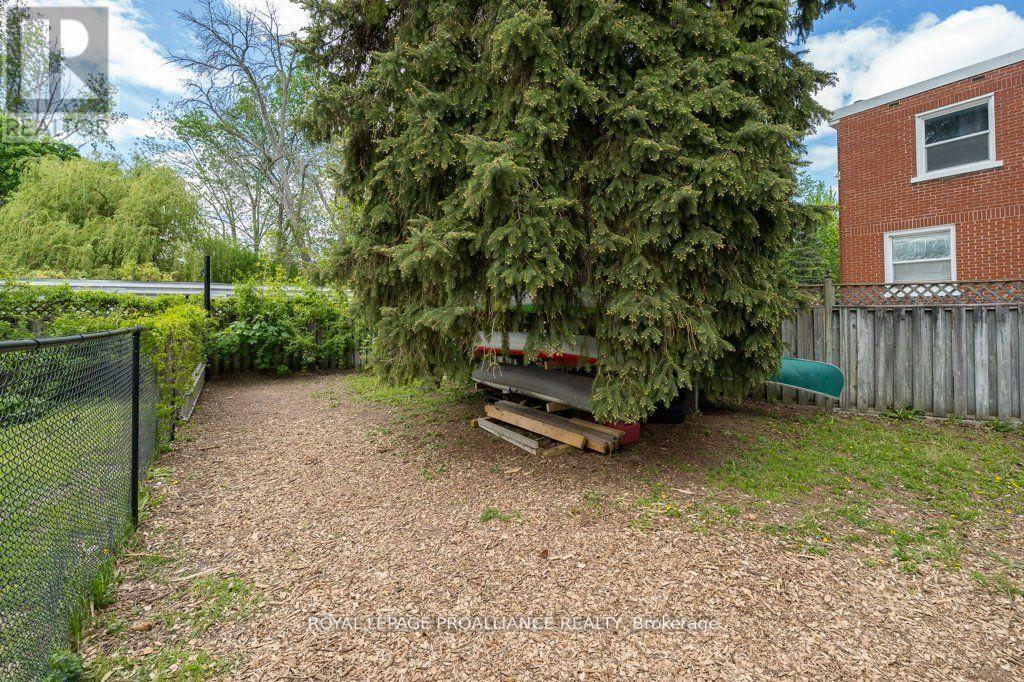 44 Sidney Street, Belleville (Belleville Ward), Ontario  K8P 3Y8 - Photo 40 - X12512022