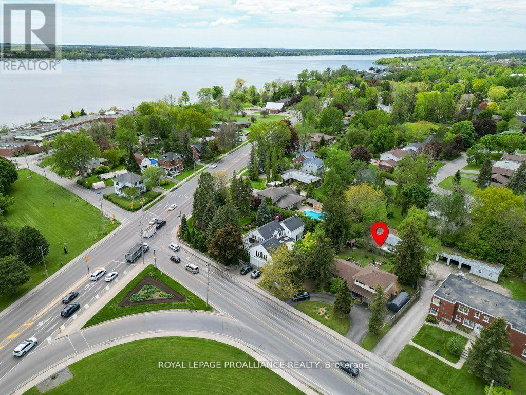 44 Sidney Street, Belleville (Belleville Ward), Ontario  K8P 3Y8 - Photo 5 - X12512022