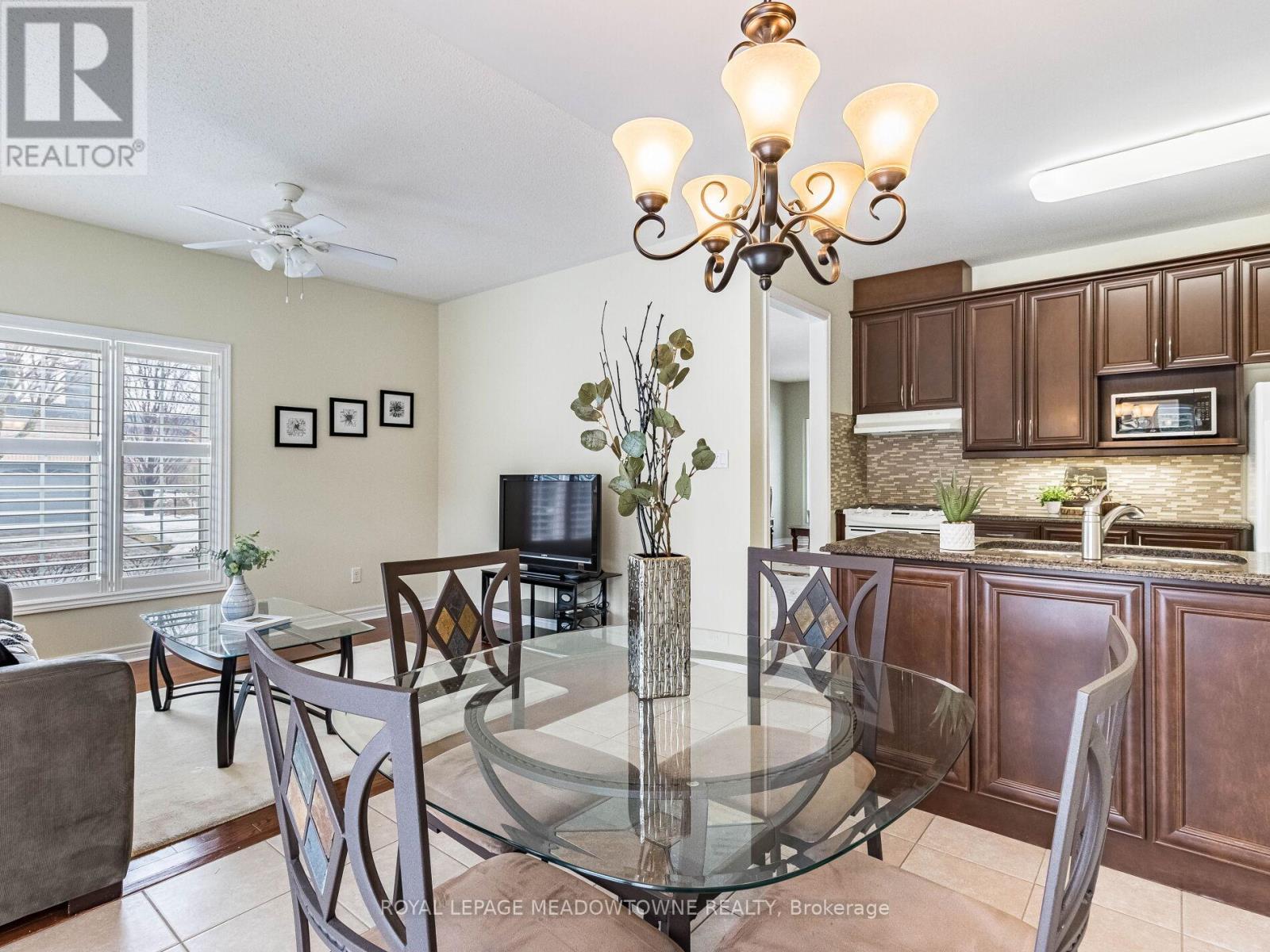 34 - 54 Locust Drive, Brampton (Sandringham-Wellington), Ontario  L6R 0W2 - Photo 12 - W12365718