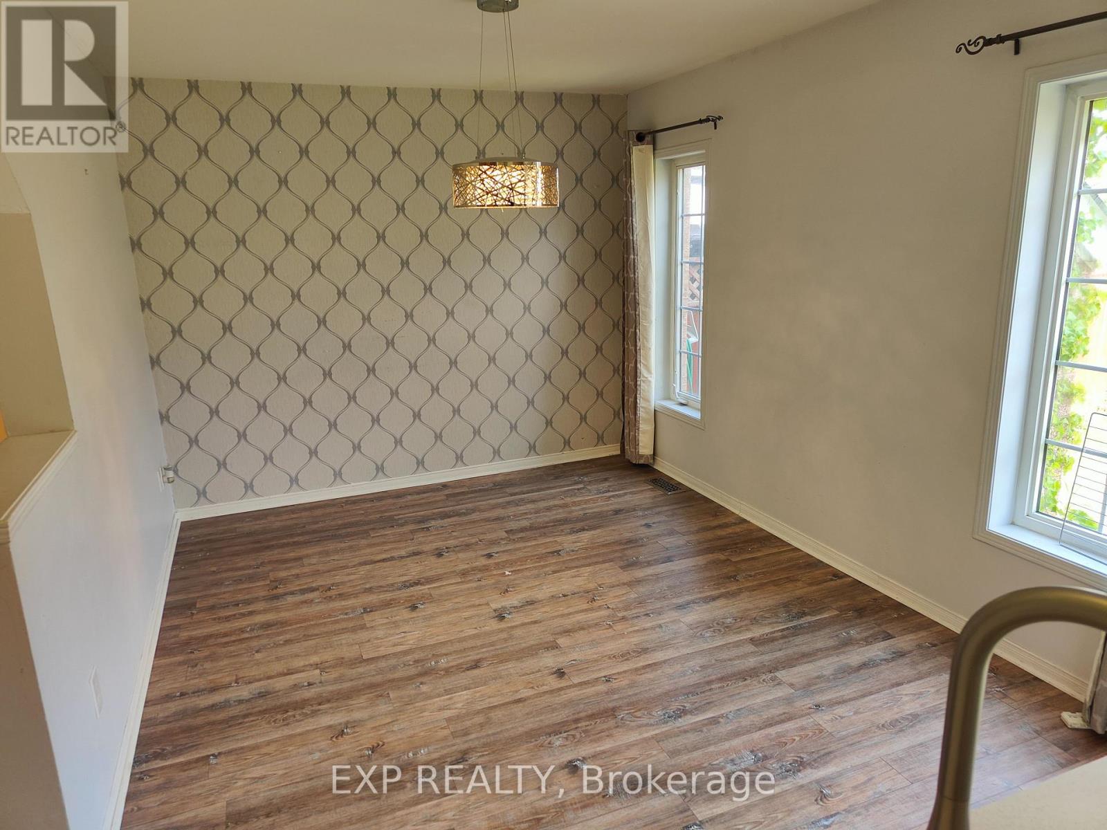 5919 Tampico Way, Mississauga, Ontario  L5M 6Z3 - Photo 4 - W12511676