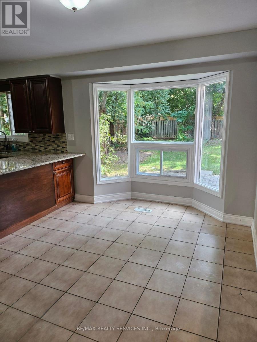 57 Blackmere Circle, Brampton, Ontario  L6W 4B9 - Photo 14 - W12511698