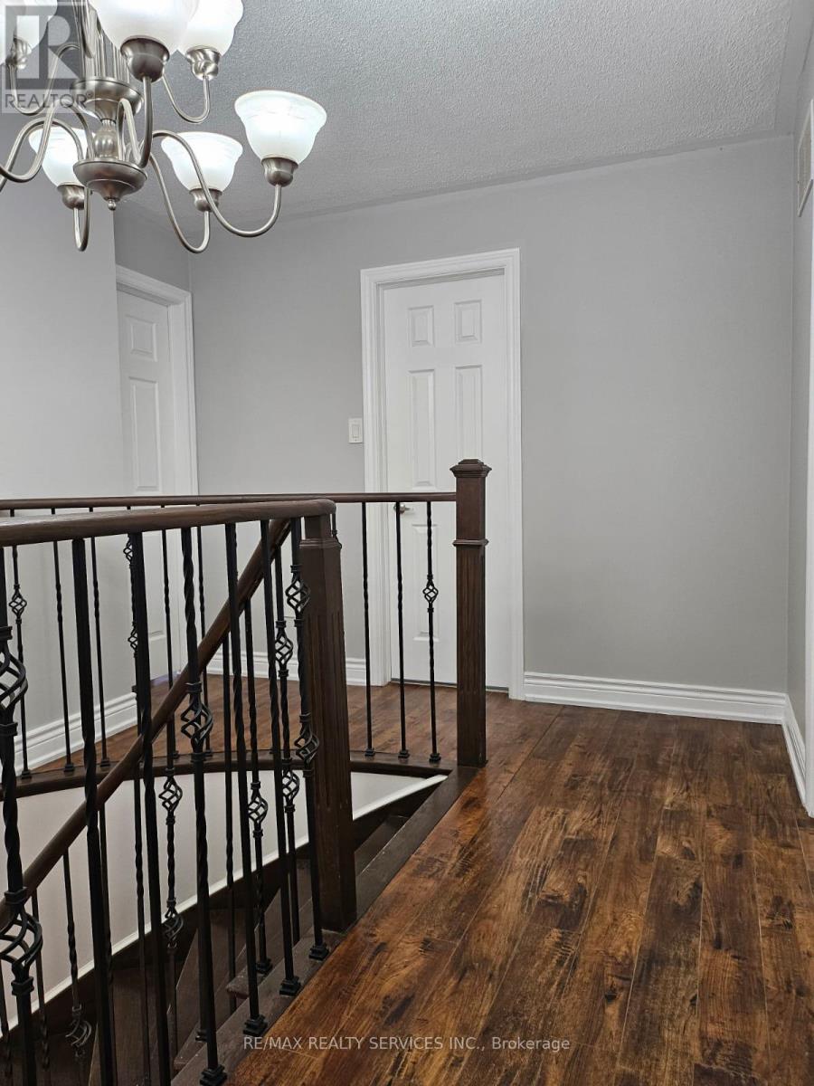 57 Blackmere Circle, Brampton, Ontario  L6W 4B9 - Photo 17 - W12511698