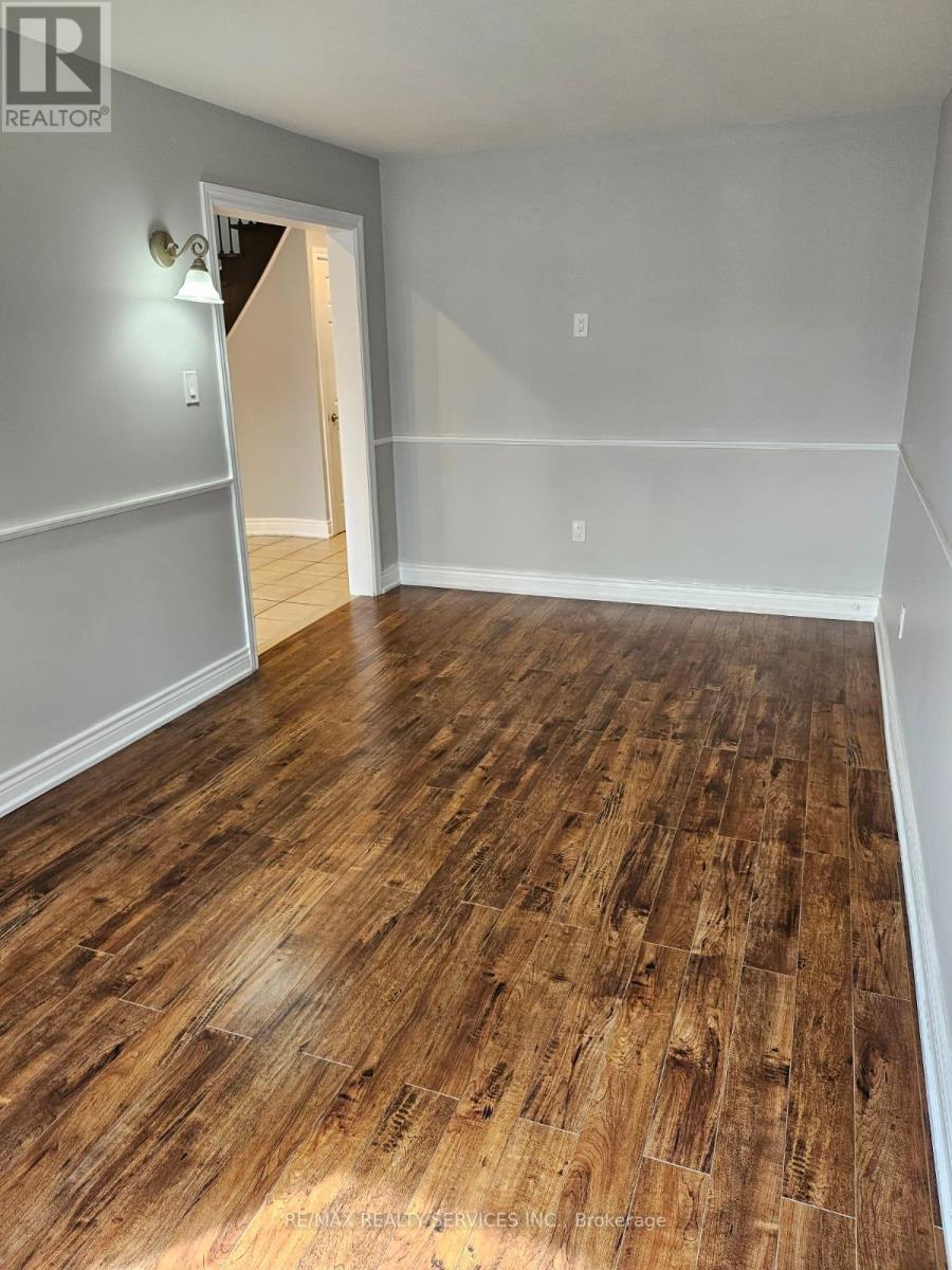 57 Blackmere Circle, Brampton, Ontario  L6W 4B9 - Photo 8 - W12511698