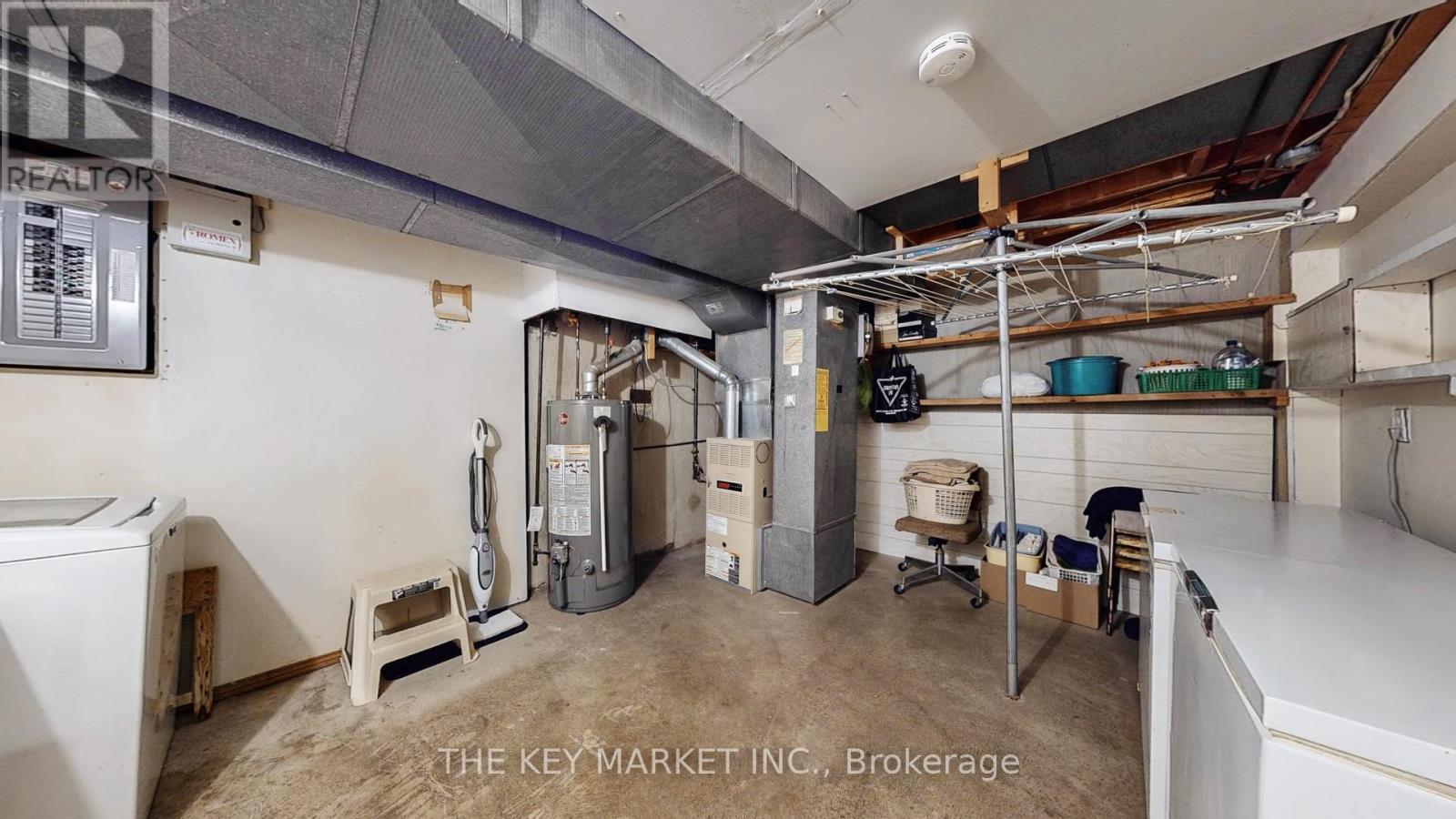 1277 Tyneburn Crescent, Mississauga, Ontario  L4X 1P3 - Photo 36 - W12511702