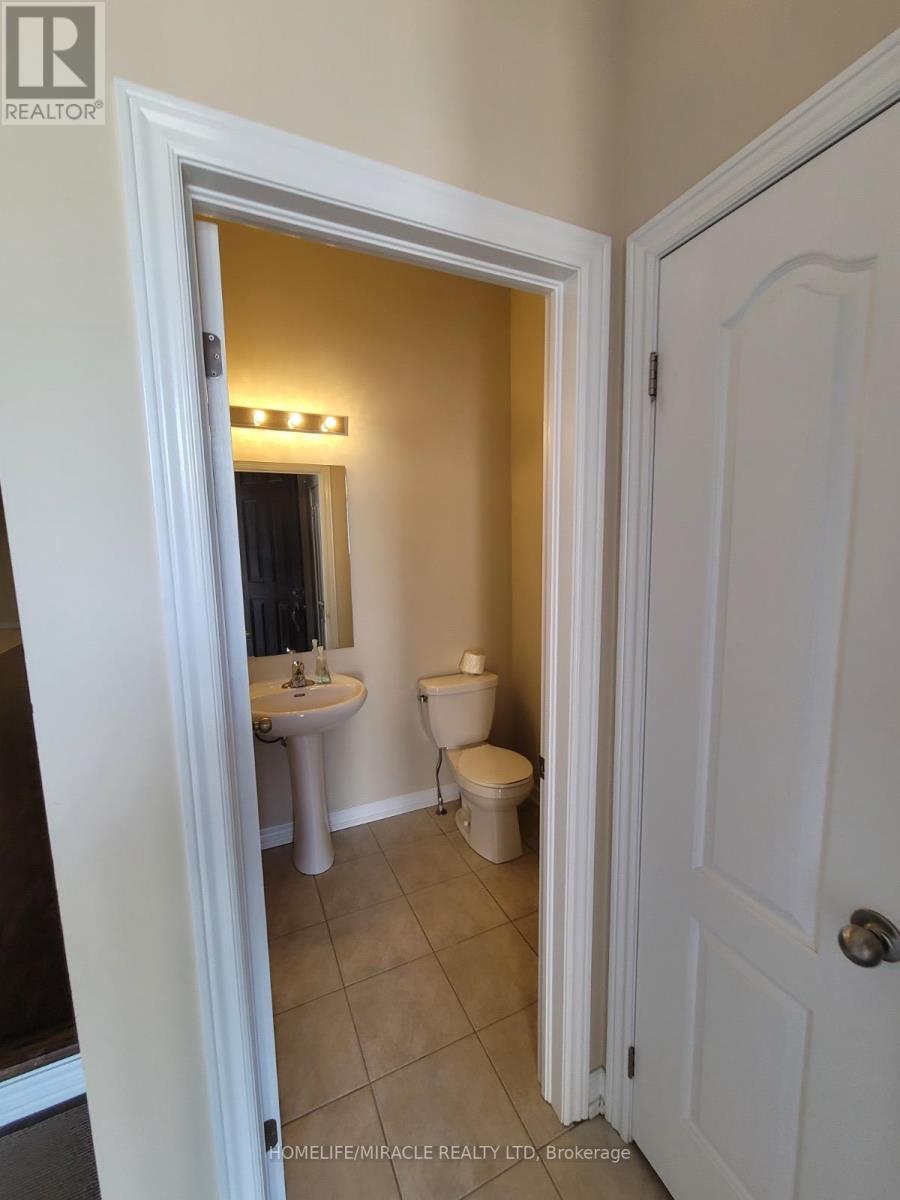 7 Campwood Crescent, Brampton, Ontario  L6P 3S5 - Photo 10 - W12511780