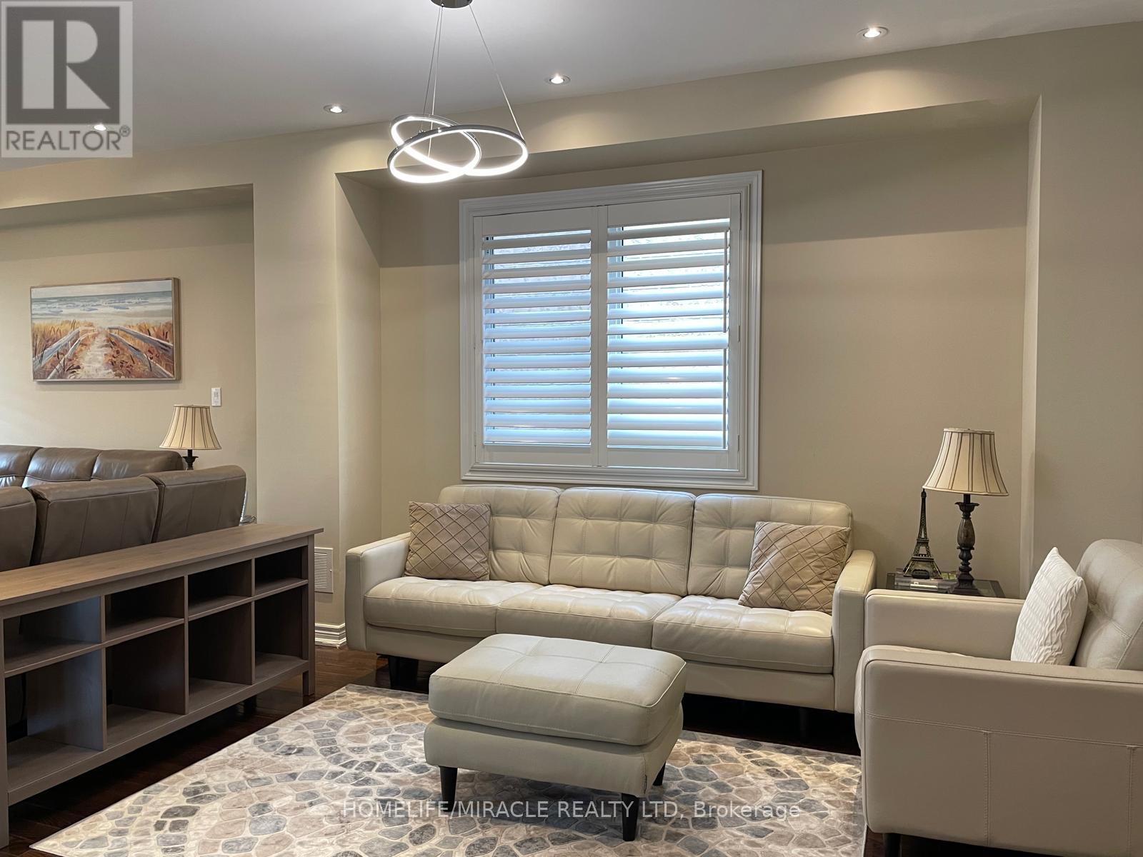 7 Campwood Crescent, Brampton, Ontario  L6P 3S5 - Photo 2 - W12511780