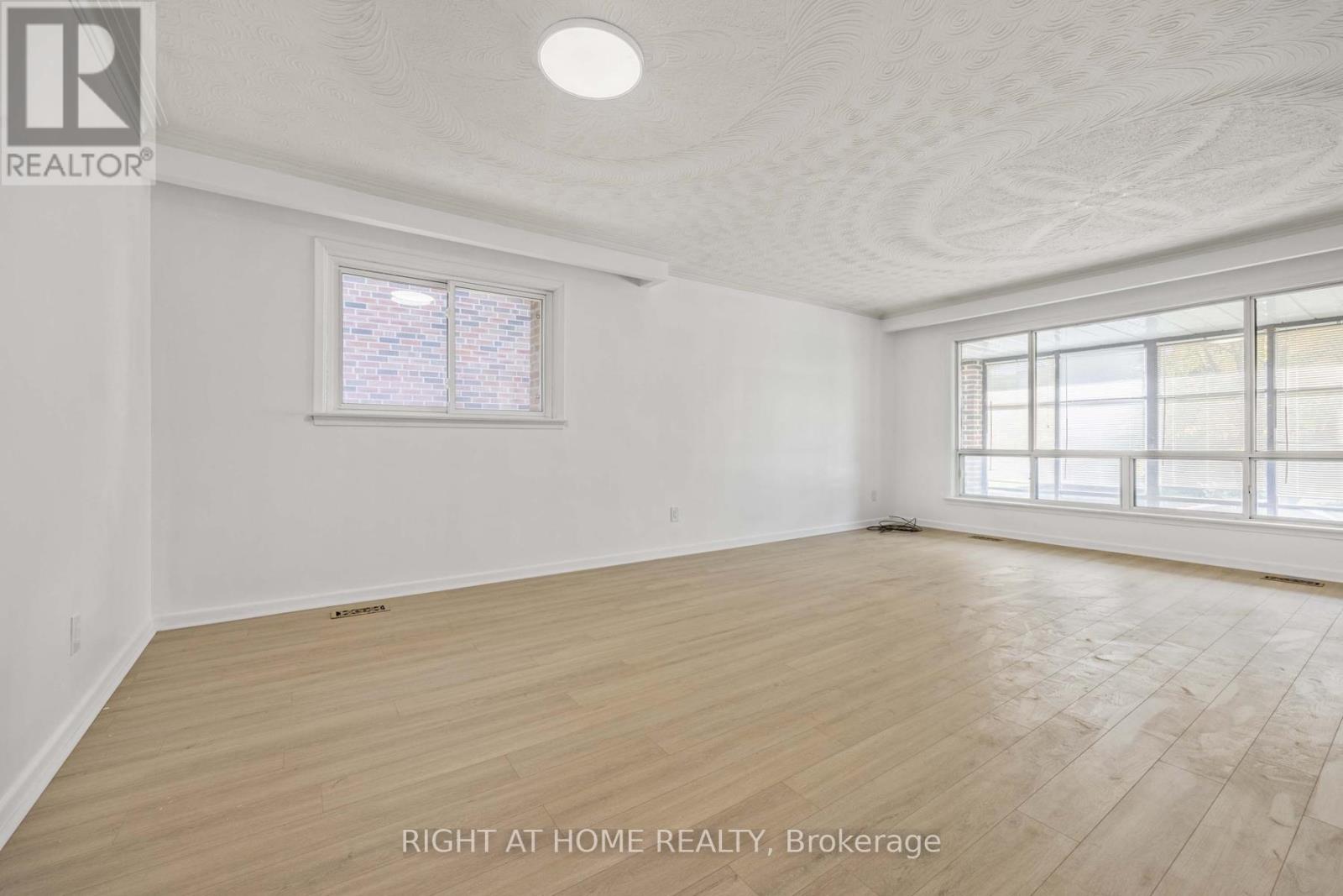 26 Dixfield Drive, Toronto, Ontario  M9C 4J1 - Photo 11 - W12511790