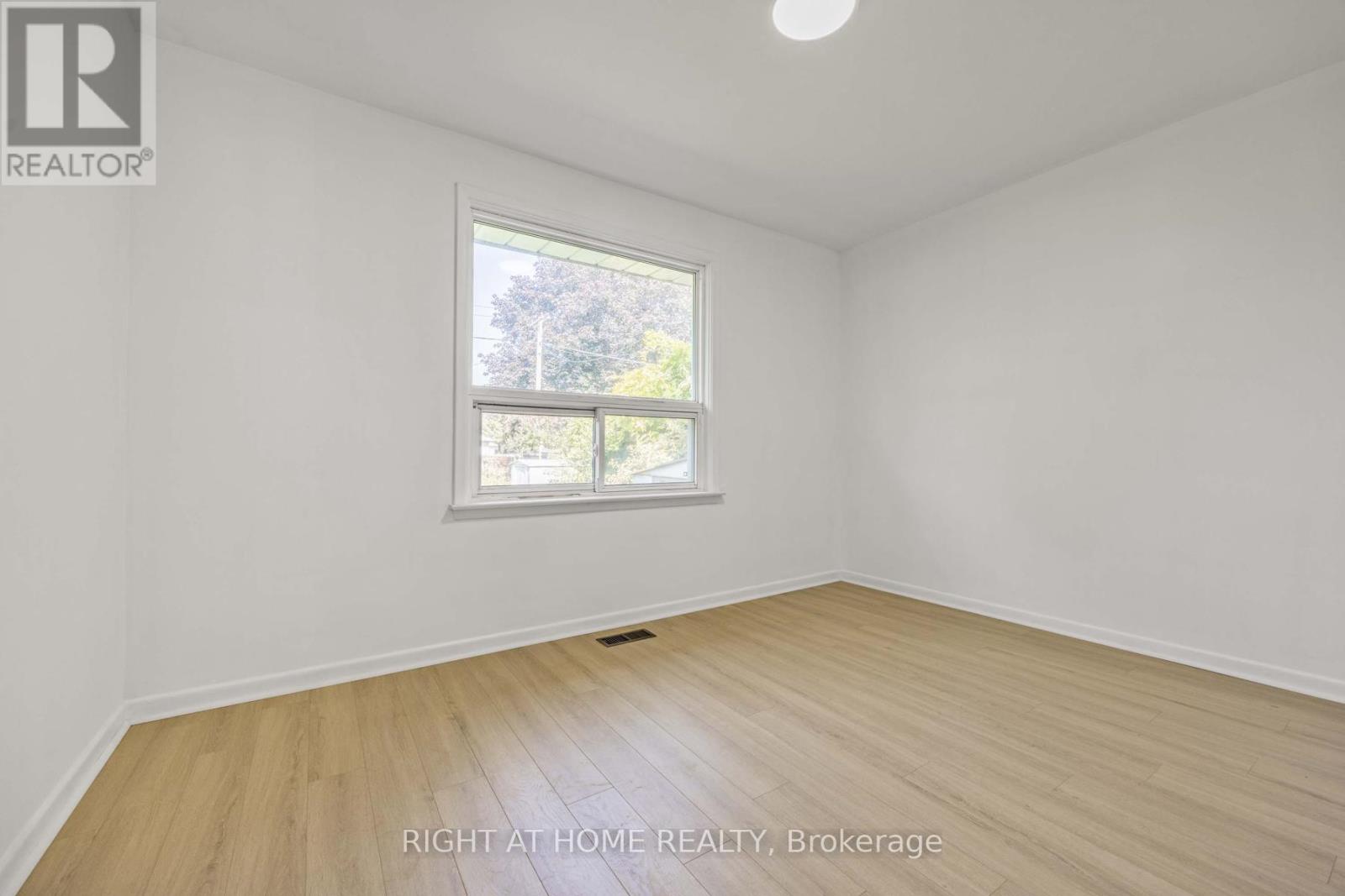 26 Dixfield Drive, Toronto, Ontario  M9C 4J1 - Photo 24 - W12511790