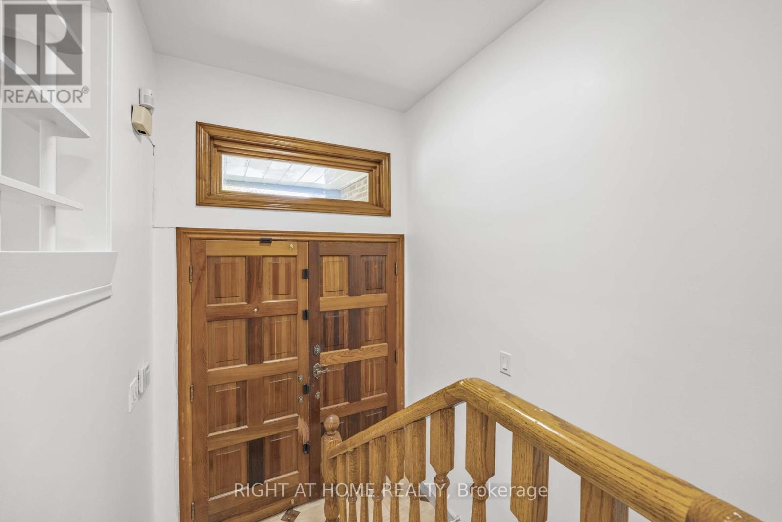 26 Dixfield Drive, Toronto, Ontario  M9C 4J1 - Photo 3 - W12511790