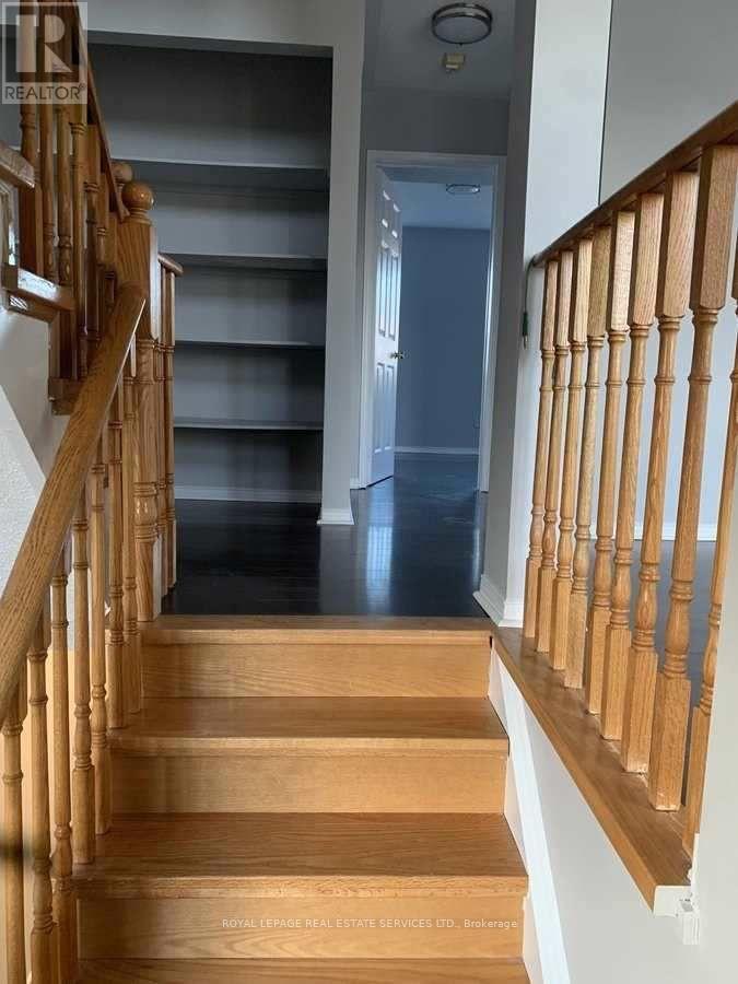 2162 St Clair Avenue W, Toronto, Ontario  M6N 5C1 - Photo 11 - W12511820