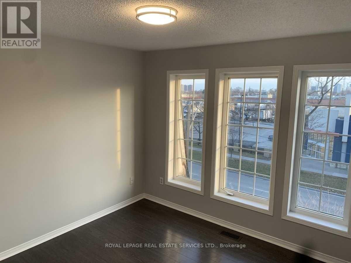 2162 St Clair Avenue W, Toronto, Ontario  M6N 5C1 - Photo 12 - W12511820