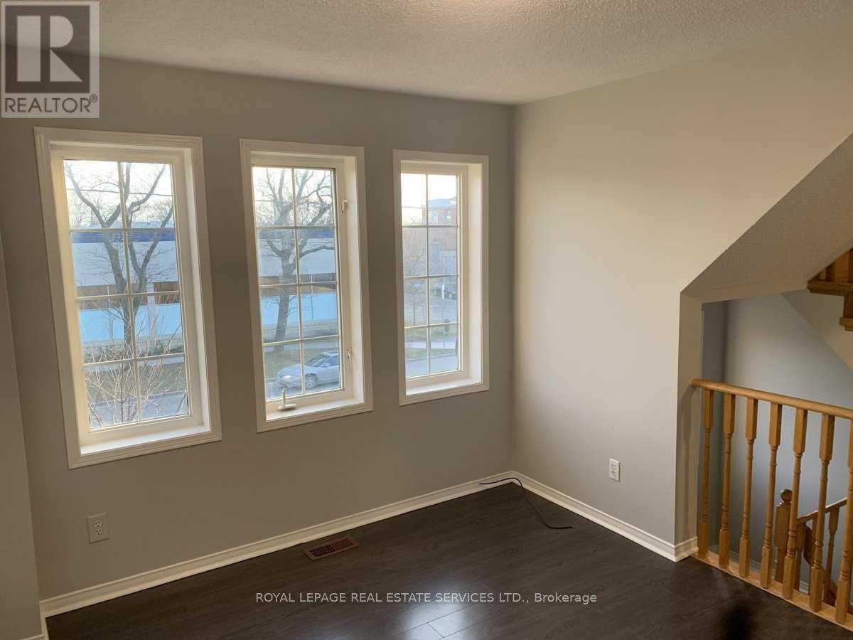 2162 St Clair Avenue W, Toronto, Ontario  M6N 5C1 - Photo 13 - W12511820