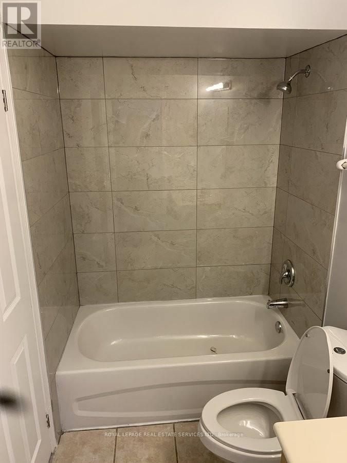 2162 St Clair Avenue W, Toronto, Ontario  M6N 5C1 - Photo 16 - W12511820