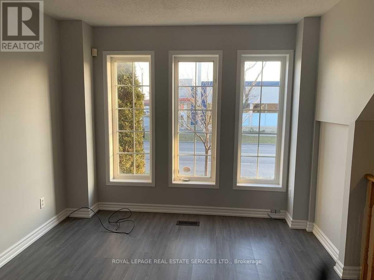 2162 St Clair Avenue W, Toronto, Ontario  M6N 5C1 - Photo 3 - W12511820